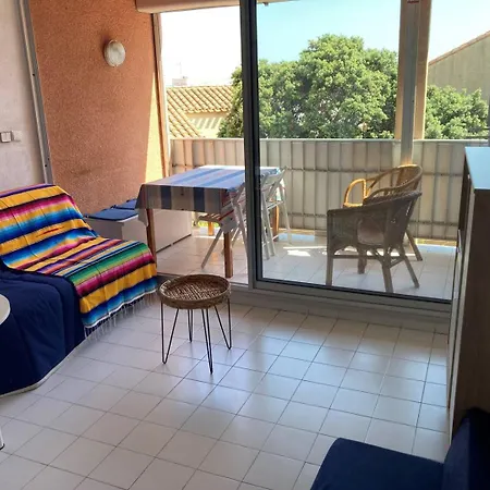 Apartment Appt T2 A 300m De La